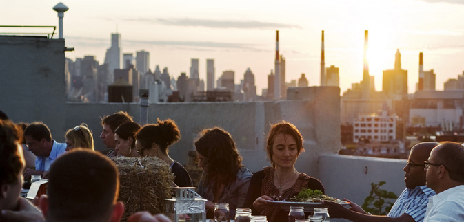 Practica inglés en una cena clandestina