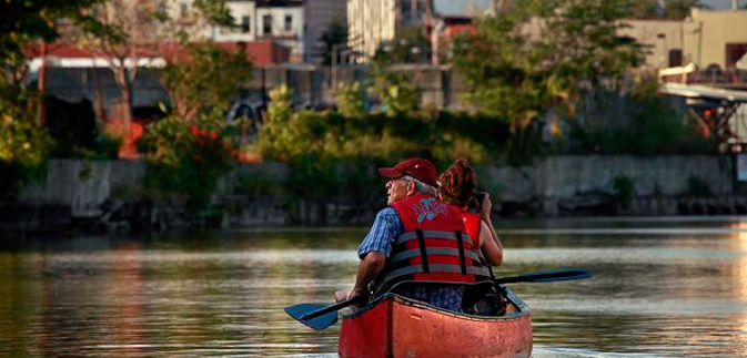Viaja en Canoa por el canal Gowanus